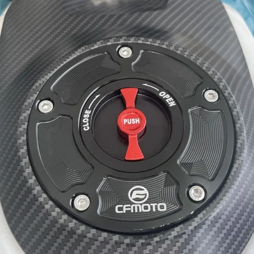 Tapa de tanque de combustible de aluminio sin llave CFMOTO 800MT, 650NK, 400GT, 400NK, 450NK, 250NK, 450SR, 250SR - Imagen 2