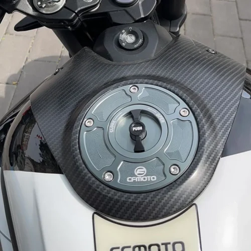 Tapa de tanque de combustible de aluminio sin llave CFMOTO 800MT, 650NK, 400GT, 400NK, 450NK, 250NK, 450SR, 250SR - Imagen 20