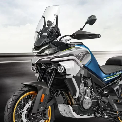 Parabrisas deportivo delantero con aumento de altura. CFMOTO 800MT MT800 - Imagen 15