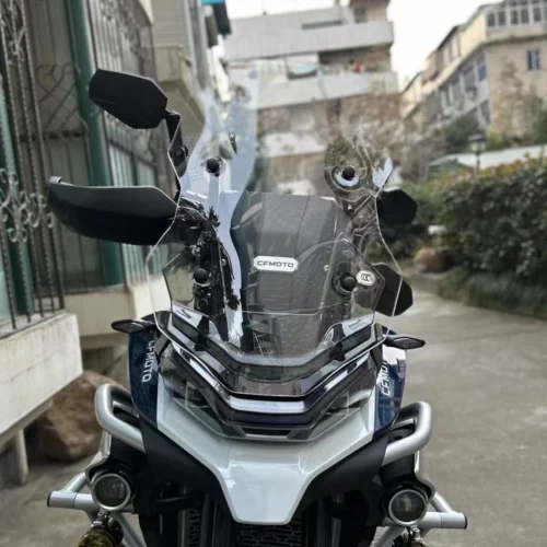 Parabrisas deportivo delantero con aumento de altura. CFMOTO 800MT MT800 - Imagen 5